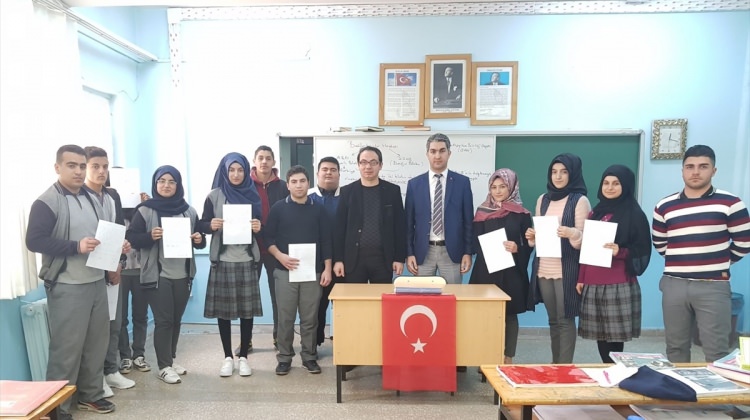 Öğrenciler Mehmetçik'e mektup yazdı